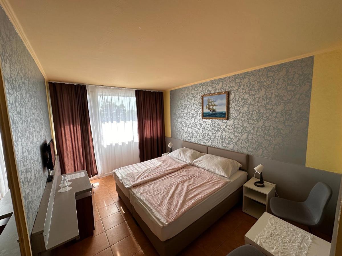 Part Hotel Siófok Buitenkant foto