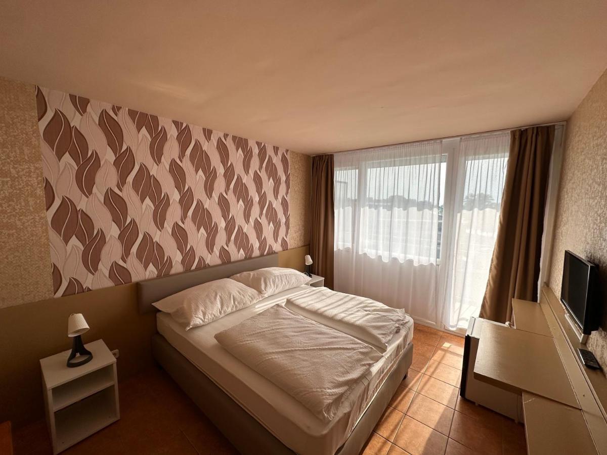 Part Hotel Siófok Buitenkant foto