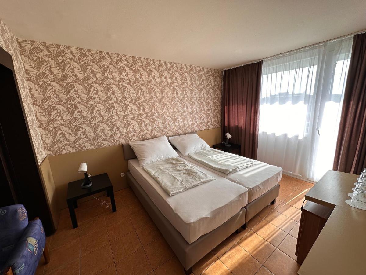 Part Hotel Siófok Buitenkant foto