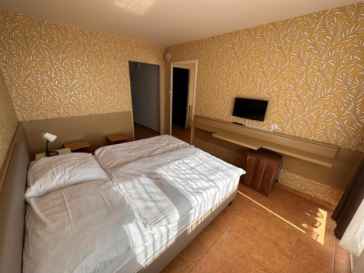 Part Hotel Siófok Buitenkant foto
