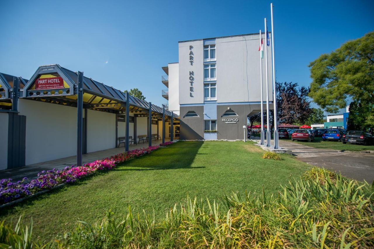 Part Hotel Siófok Buitenkant foto