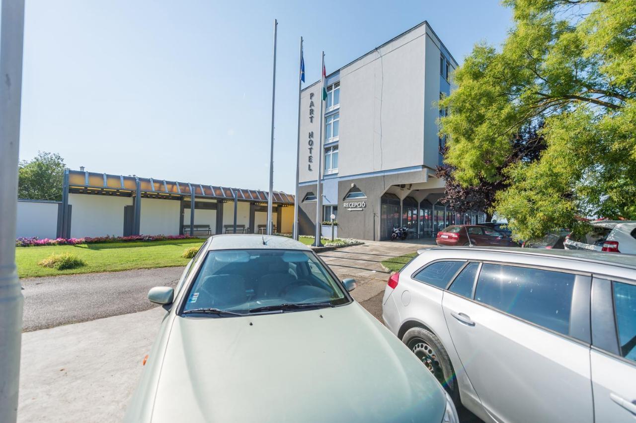 Part Hotel Siófok Buitenkant foto